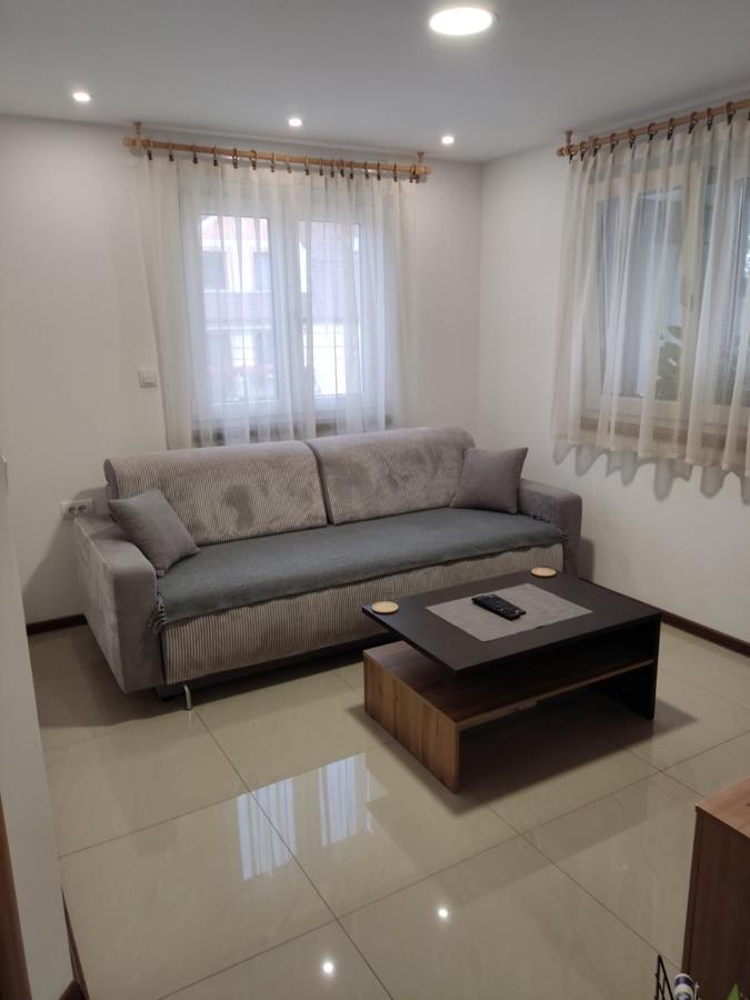 Apartmani Sladjana Новий Сад Екстер'єр фото